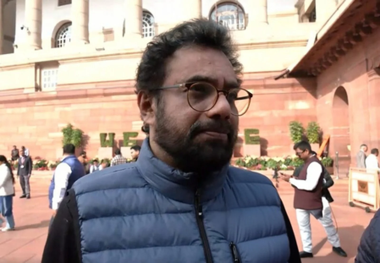 सावरकर पर सियासी घमासान: मोहन भागवत की 'भारत रत्न' की मांग पर भड़का विपक्ष, बताया दुर्भाग्यपूर्ण