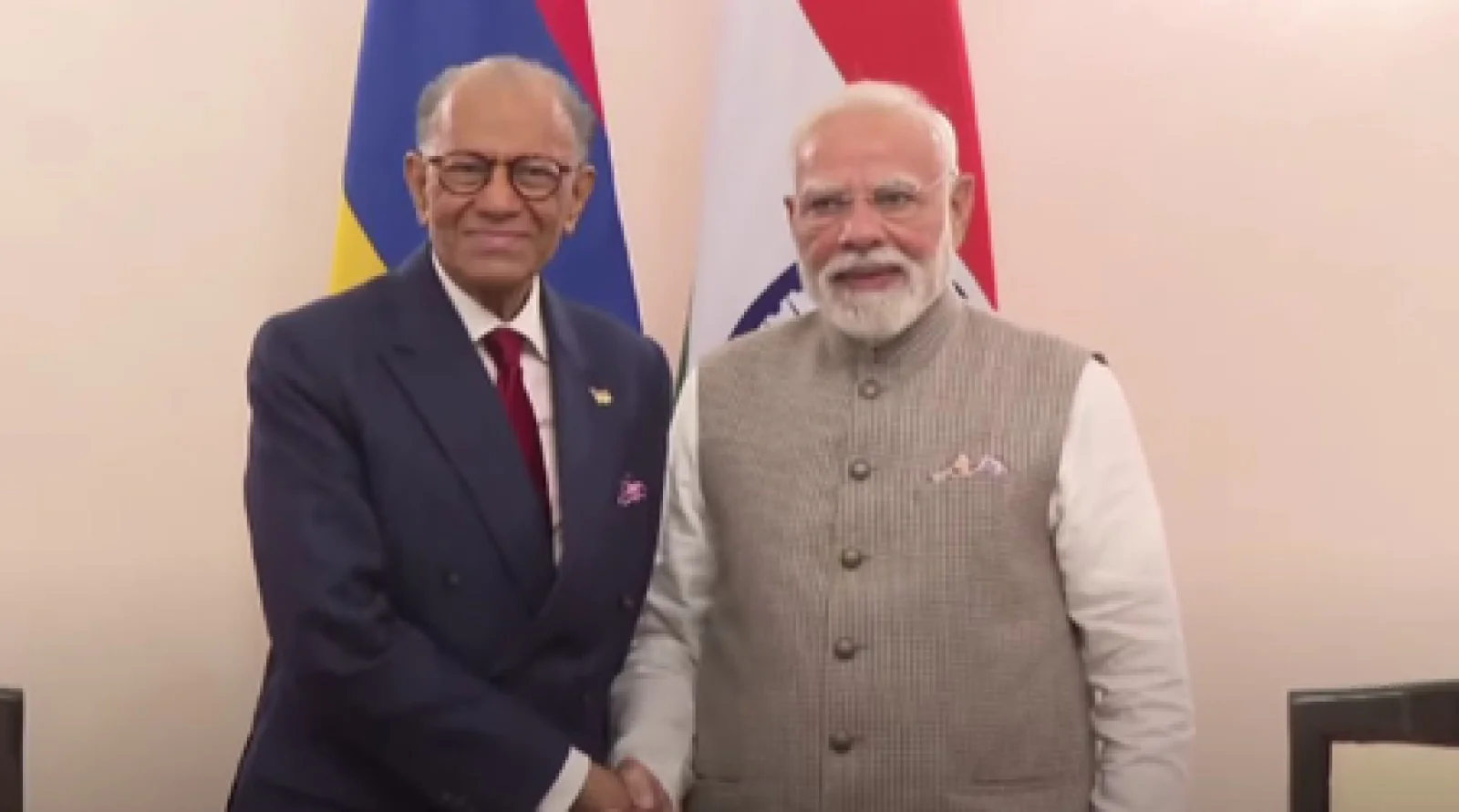 PM मोदी और मॉरीशस के प्रधानमंत्री के बीच फोन पर चर्चा; अगले हफ्ते भारत आएंगे रामगुलाम, 'AI इम्पैक्ट समिट' में होंगे शामिल