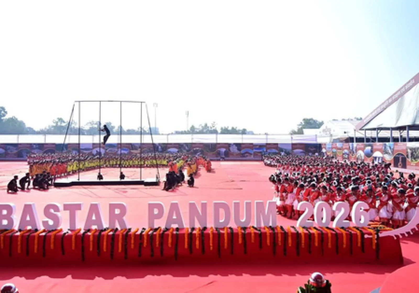 'नक्सलवाद से विकासवाद' तक का सफर: पीएम मोदी ने 'बस्तर पंडुम' को सराहा, बोले— "बदल गई है बस्तर की पहचान"