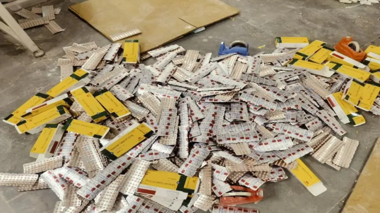 तरनतारन: मेडिकल स्टोर की आड़ में नशीली दवाओं का खेल, ₹5.75 लाख की प्रतिबंधित दवाएं ज़ब्त