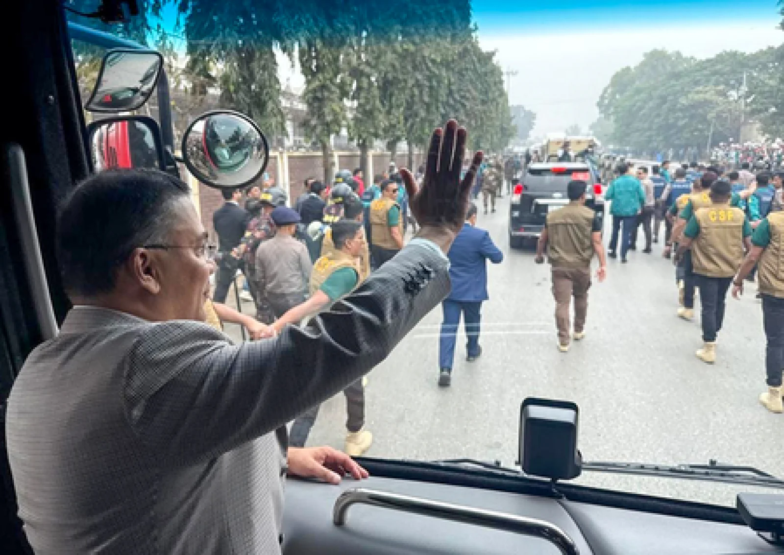 बीएनपी का 'मिशन प्रेसिडेंट': खंडाकर मोशर्रफ हुसैन या मिर्जा फखरुल? कौन होगा बांग्लादेश का अगला राष्ट्रपति?