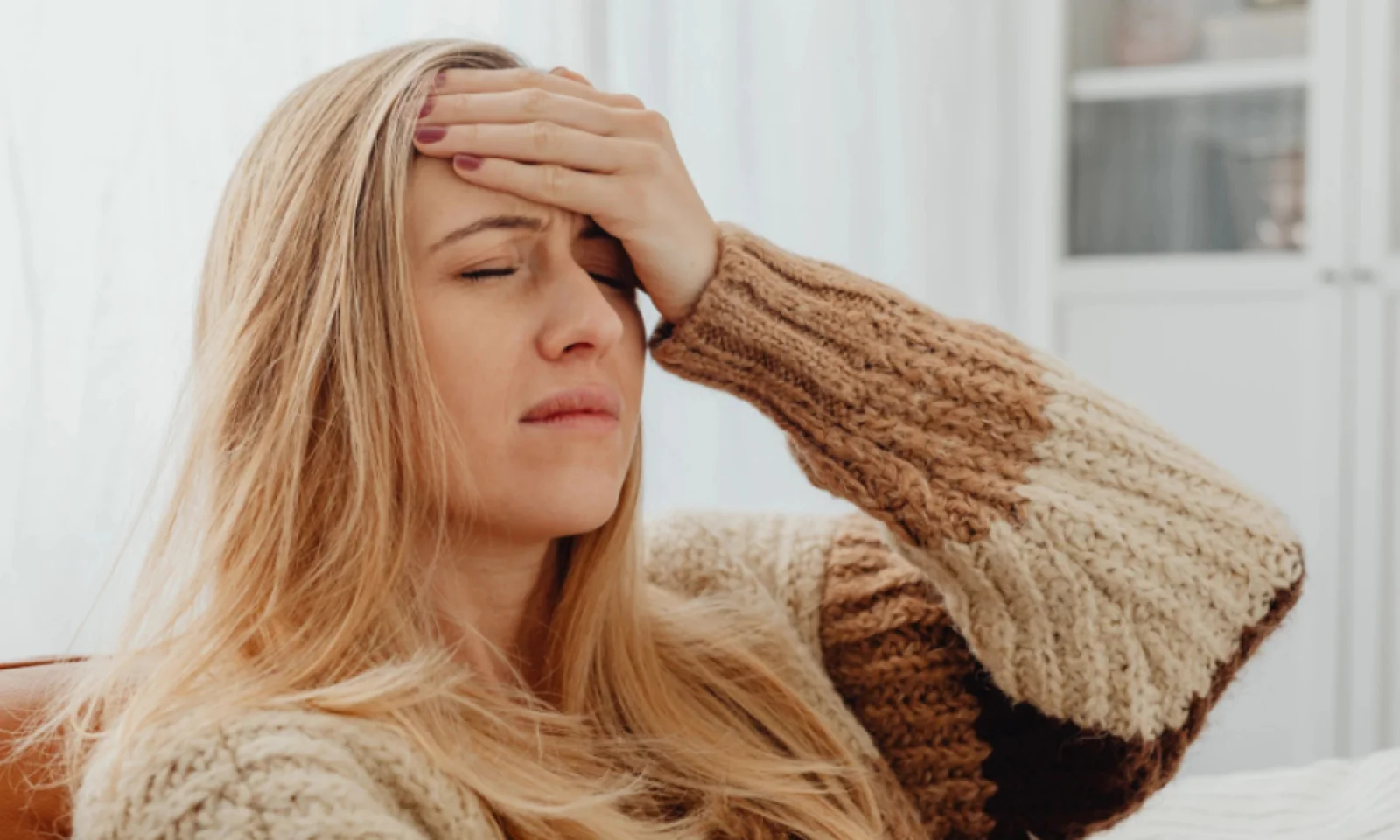 आधे सिरदर्द को करें अब मिनटों में दूर जानें कारण और इसके घरेलू उपाय