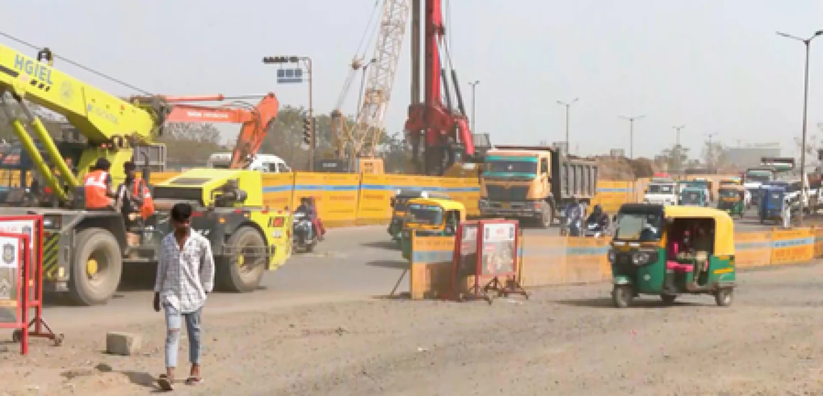 क्या है अहमदाबाद का नया सिग्नल फ्री प्रयोग? जानें कैसे बच रहा है वाहन चालकों का समय और पेट्रोल