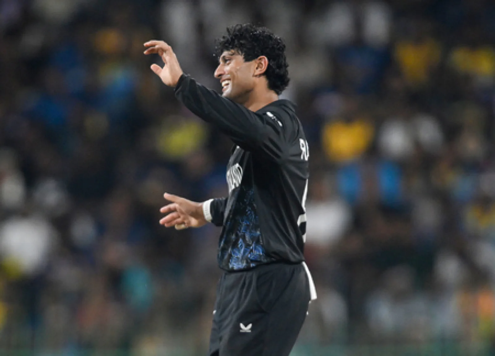 कोलंबो में कीवी स्पिनर्स का जादू: 17 ओवर स्पिन डाल श्रीलंका को 107 पर रोका, रचिन बने 'मैन ऑफ द मैच'