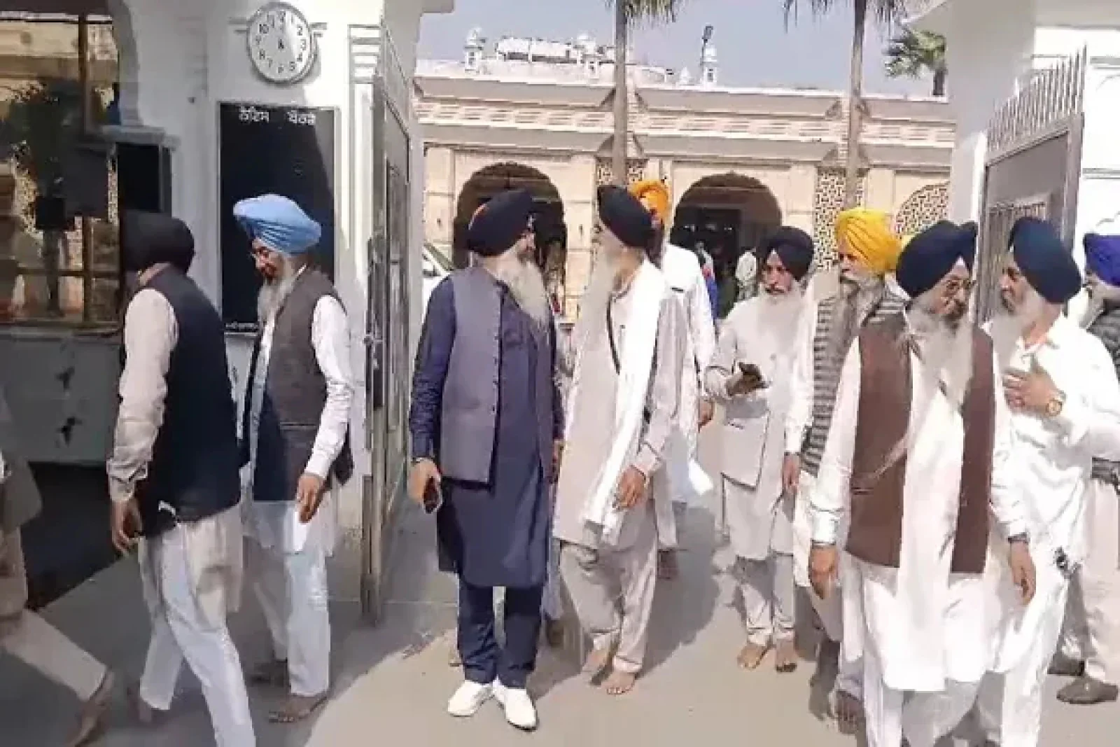 SGPC दफ्तरों में अब लागू होगा नया ड्रेस कोड: पैंट-शर्ट पर रोक, कुर्ता-पजामा पहनना हुआ अनिवार्य