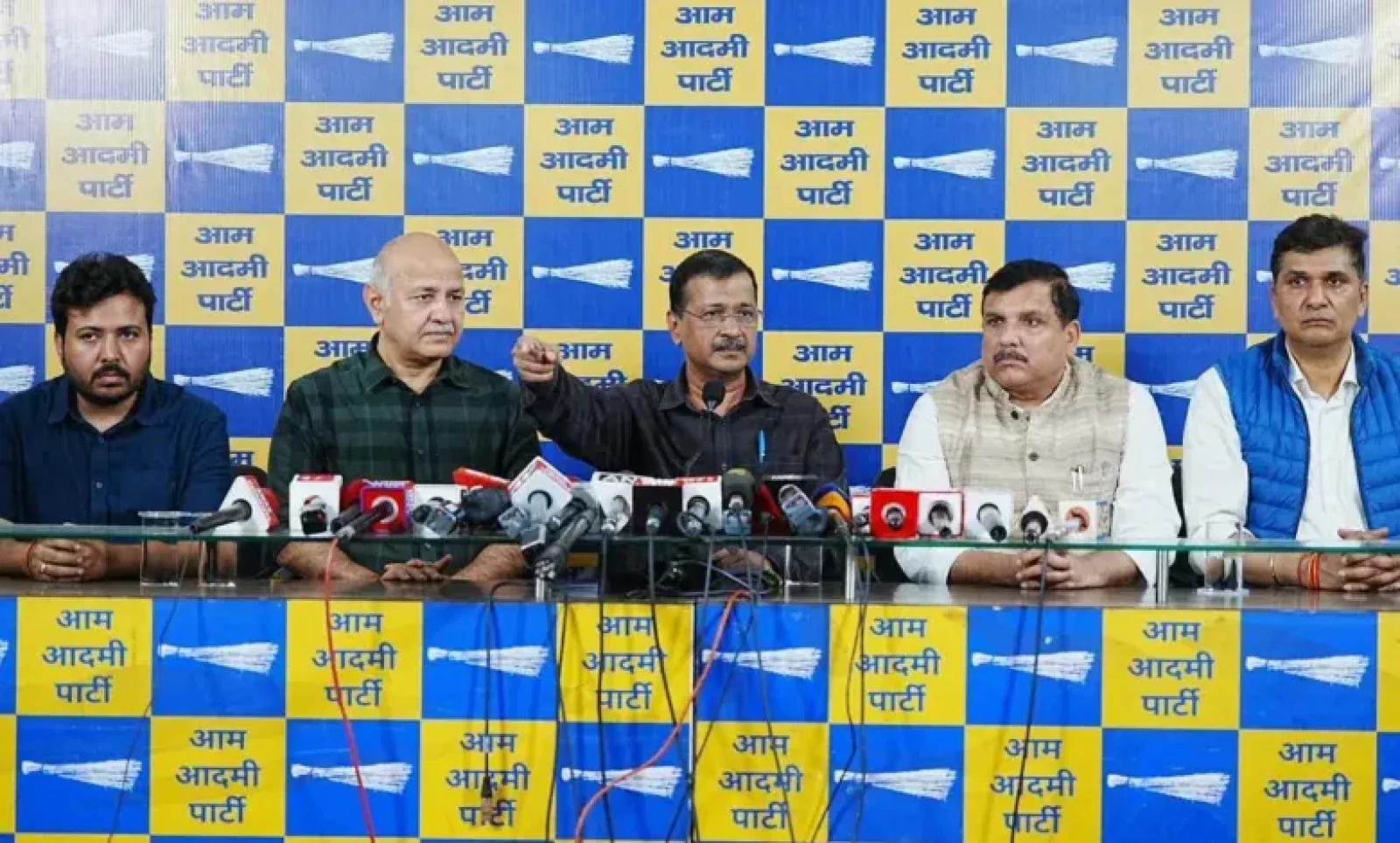 तथाकथित शराब घोटाला: अरविंद केजरीवाल ने पीएम मोदी और अमित शाह पर साधा निशाना, कहा- "कट्टर ईमानदारी की हुई जीत"