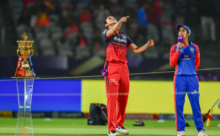 WPL 2026 Final: खिताबी जंग के लिए मंच तैयार, स्मृति मंधाना ने जीता टॉस; दिल्ली कैपिटल्स करेगी पहले बल्लेबाजी