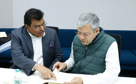 कर्नाटक को मिलेंगी 3 नई रेल सौगातें, मंत्री एमबी पाटिल ने अश्विनी वैष्णव से की मुलाकात