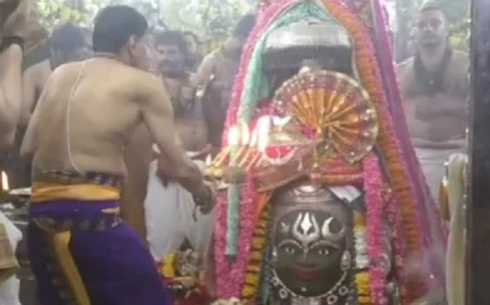 साल में सिर्फ एक बार: क्यों खास है बाबा महाकाल का 'चंद्र-सूर्य' श्रृंगार? पुजारी से जानें रहस्य