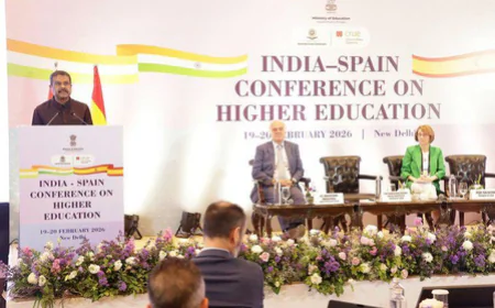 भारत में खुलेंगे स्पेनिश यूनिवर्सिटीज के कैंपस: शिक्षा मंत्री धर्मेंद्र प्रधान का खुला निमंत्रण, 'एआई' पर दिया मानवीय विजन