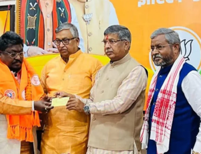 निकाय चुनाव से पहले बदली झारखंड की हवा; भुइयां समाज के कद्दावर नेता अब मोदी के साथ