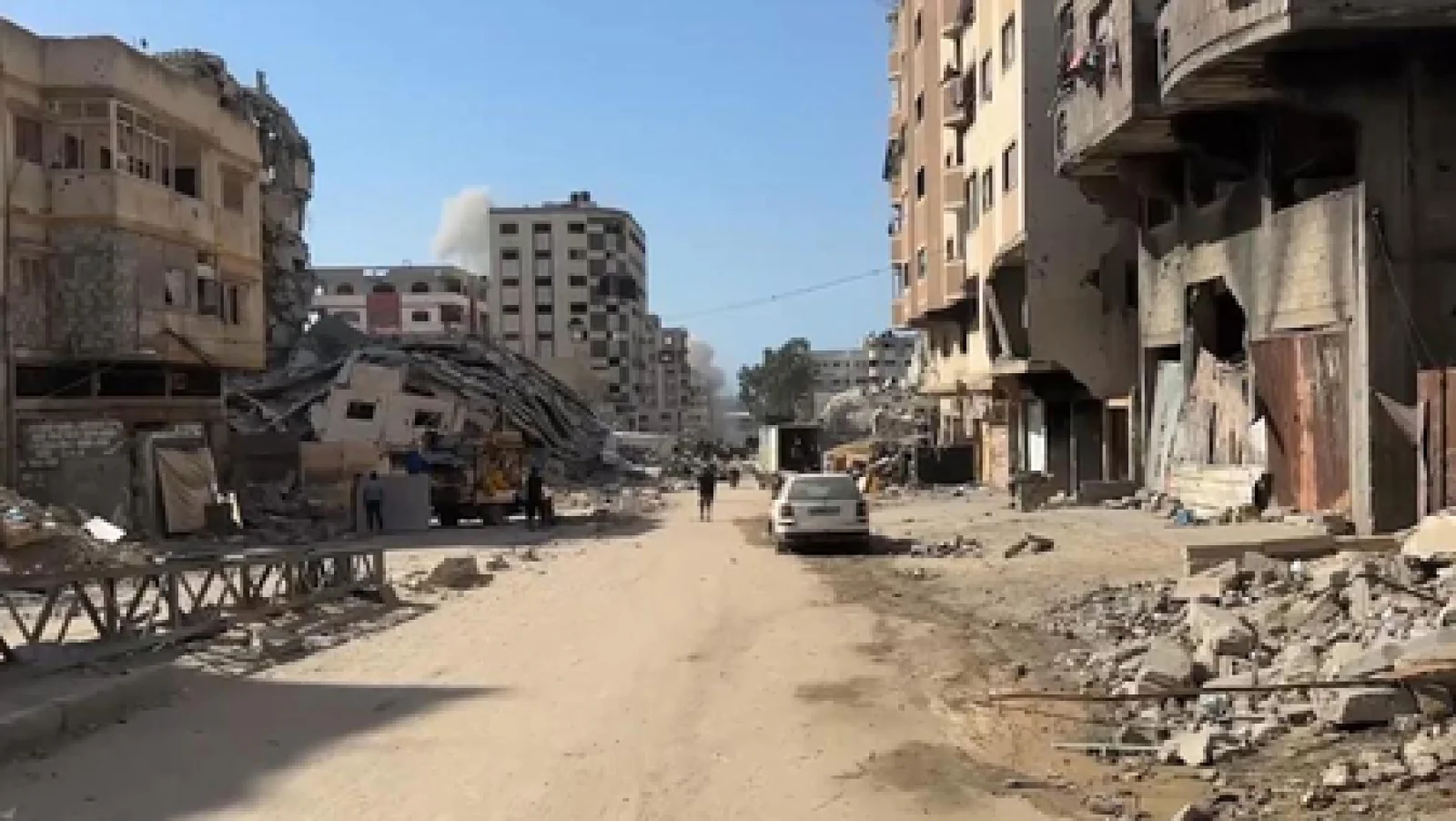 खाड़ी देशों में 'महायुद्ध' का आगाज़: दुबई, अबू धाबी और दोहा पर ईरानी मिसाइल हमले, कुवैत में अमेरिकी विमान क्रैश