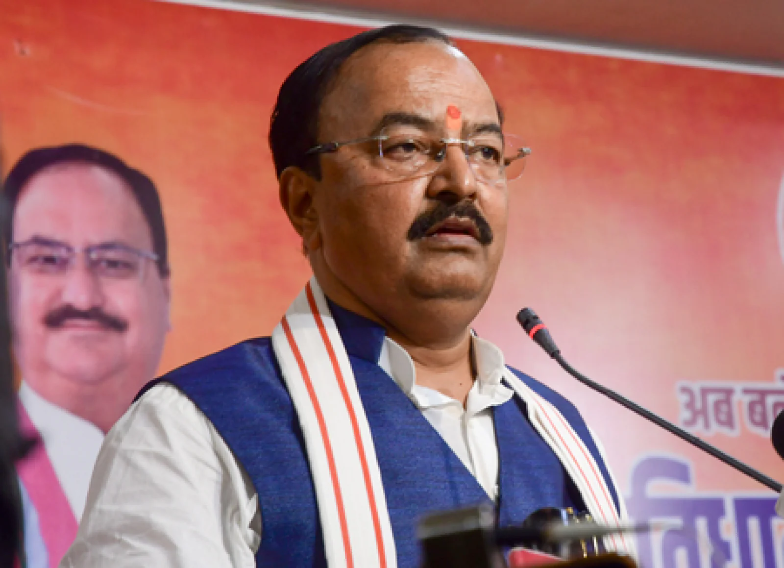 बाल-बाल बचे डिप्टी सीएम केशव प्रसाद मौर्य: हेलीकॉप्टर में भरा धुआं, लखनऊ में करानी पड़ी इमरजेंसी लैंडिंग