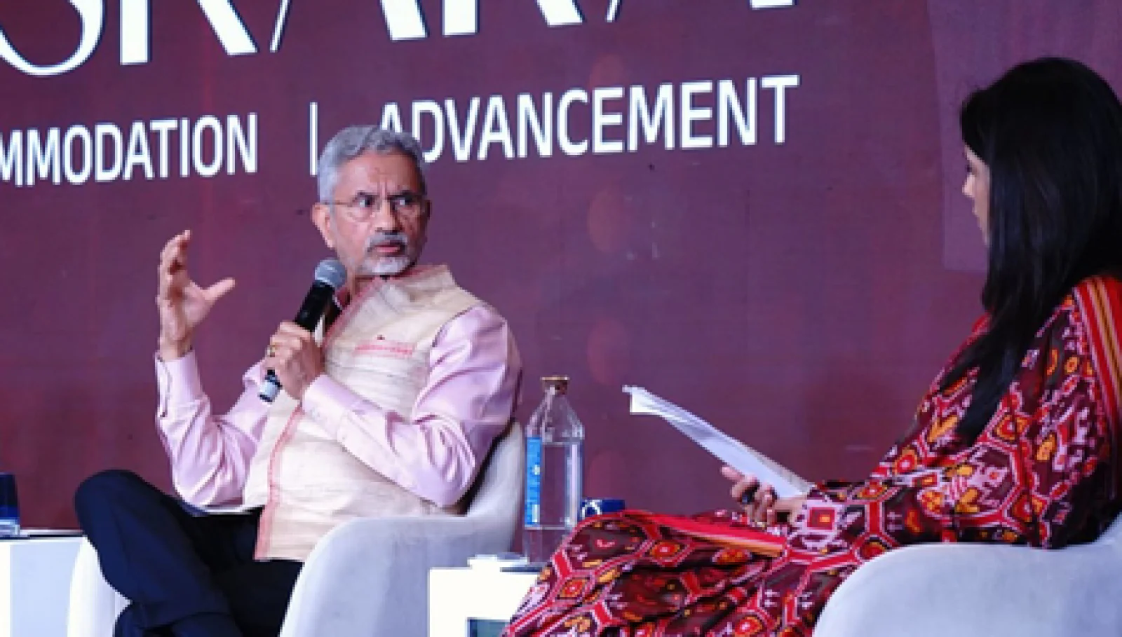 एस. जयशंकर का बड़ा बयान: कोच्चि में ईरानी जहाज को क्यों दी जगह? बताया 'इंसानियत' का फर्ज।