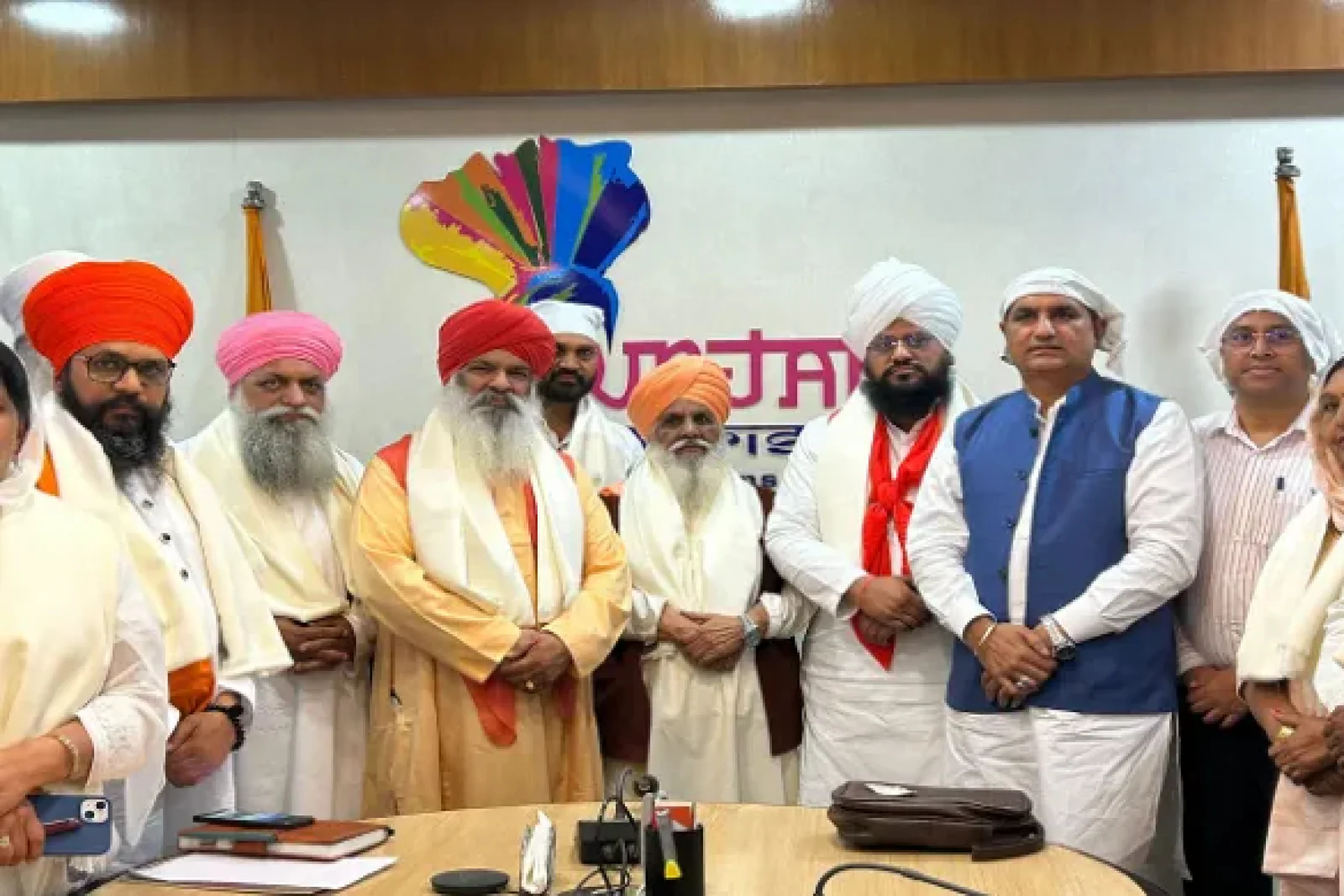 गुरु रविदास जी का 650वां प्रकाश पर्व: पंजाब सरकार की ₹100 करोड़ की भव्य योजना, ड्रोन शो और 4 विशाल शोभायात्राएं होंगी मुख्य आकर्षण