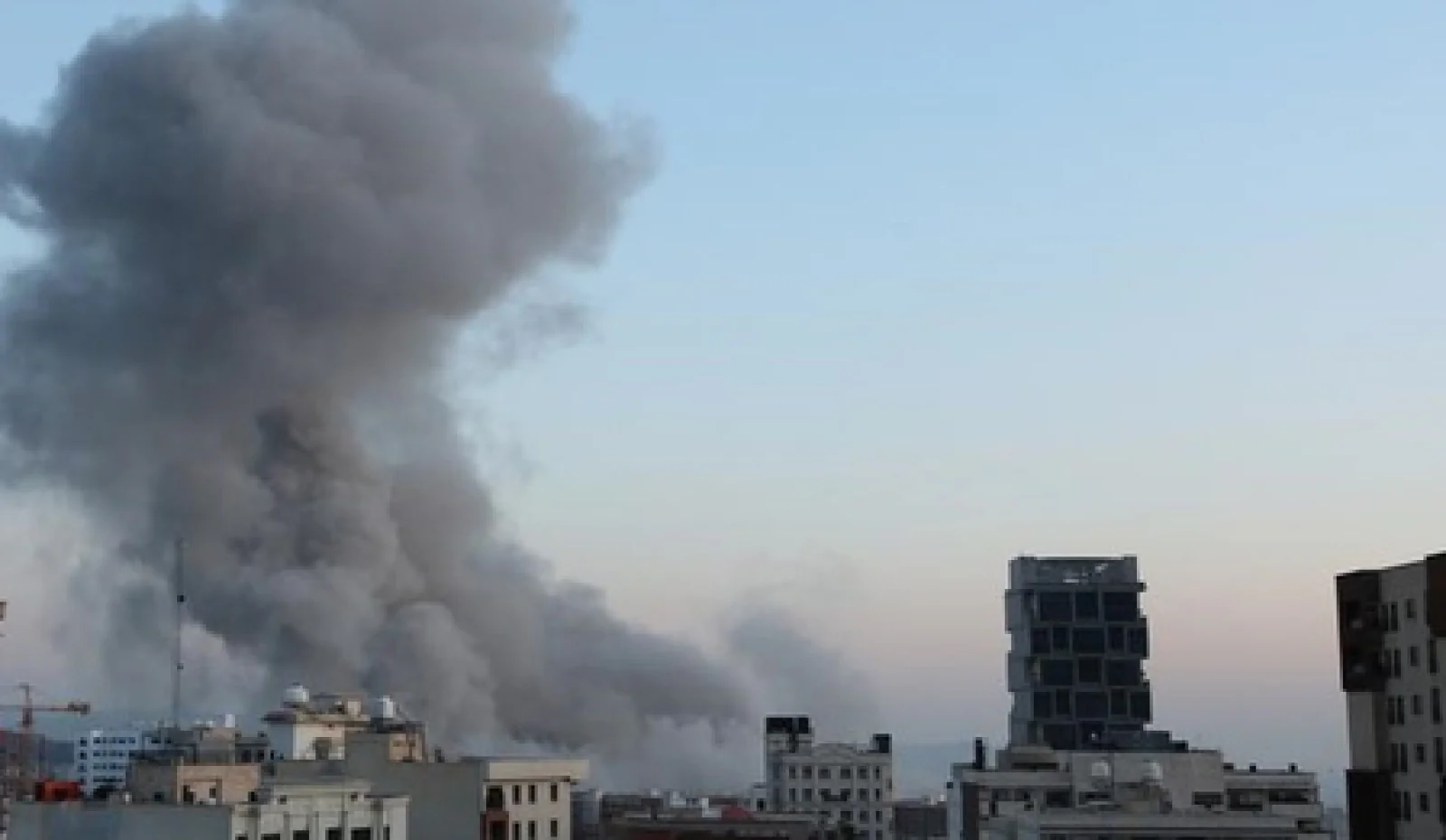 ऑपरेशन एपिक फ्यूरी: अमेरिका ने ईरान के मिसाइल ठिकानों पर किया भीषण प्रहार; होर्मुज स्ट्रेट बना मुख्य रणक्षेत्र