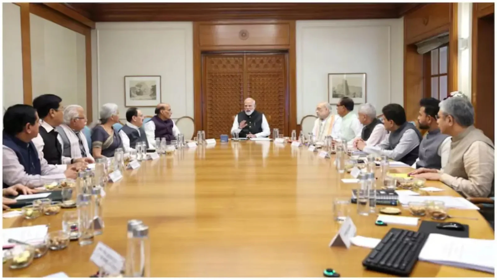 पश्चिम एशिया संकट: पीएम मोदी ने बुलाई हाई-लेवल मीटिंग, ईंधन और गैस आपूर्ति की तैयारियों की समीक्षा