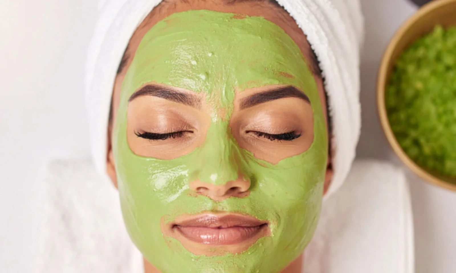 लंबे समय तक इस्तेमाल से दाग-धब्बे हल्के पड़ेंगे और त्वचा की बनावट बेहतर होगी।