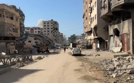 खाड़ी देशों में 'महायुद्ध' का आगाज़: दुबई, अबू धाबी और दोहा पर ईरानी मिसाइल हमले, कुवैत में अमेरिकी विमान क्रैश