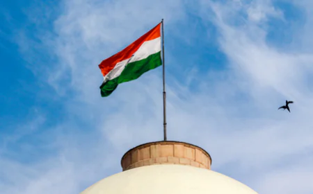 कतर में फंसे भारतीयों के लिए दूतावास ने जारी की एडवायजरी; कच्चे तेल की कीमतों में लगी आग, $150 तक जाने की आशंका