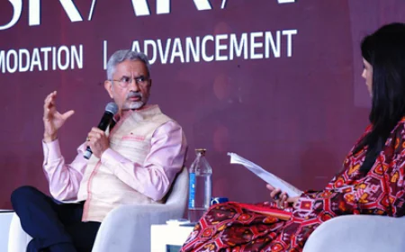 एस. जयशंकर का बड़ा बयान: कोच्चि में ईरानी जहाज को क्यों दी जगह? बताया 'इंसानियत' का फर्ज।