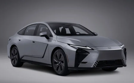 2026 लेक्सस ईएस लग्जरी कार कंफर्टेबल इंटीरियर के साथ दिखेगी नए लुक में