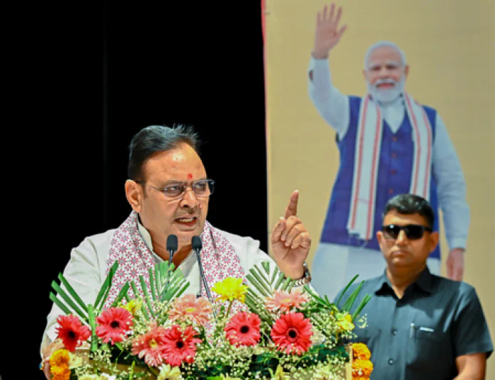 जयपुर से दिल्ली तक सियासी संग्राम; क्या अशोक गहलोत के सवालों में उलझ गए हैं मुख्यमंत्री भजनलाल?