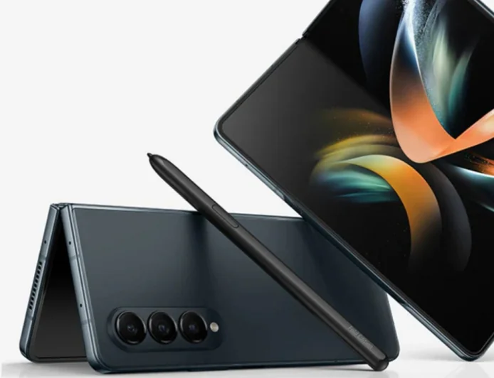 Samsung Galaxy Z Fold4 5G की कीमत में आई भारी गिरावट जानें फीचर्स