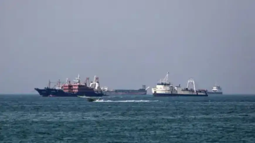 Hormuz Crisis 2026: ईरान ने होर्मुज जलडमरूमध्य में रोके तीन जहाज; अमेरिका और इजरायल के सहयोगियों के लिए रास्ता बंद