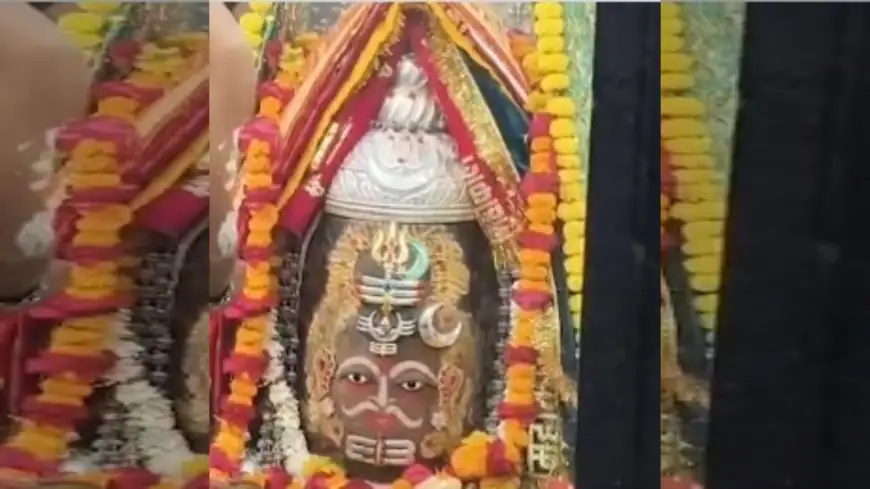  महाकाल का दिव्य शृंगार; मस्तक पर 'ॐ' सजाकर दिया विश्व शांति का संदेश
