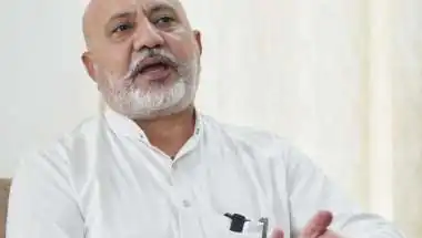 'हरियाणा में हेल्थ सर्विस वेंटिलेटर पर': बलतेज पन्नू का सीएम नायब सिंह सैनी पर सीधा हमला, स्वास्थ्य सेवाओं पर छिड़ी रार