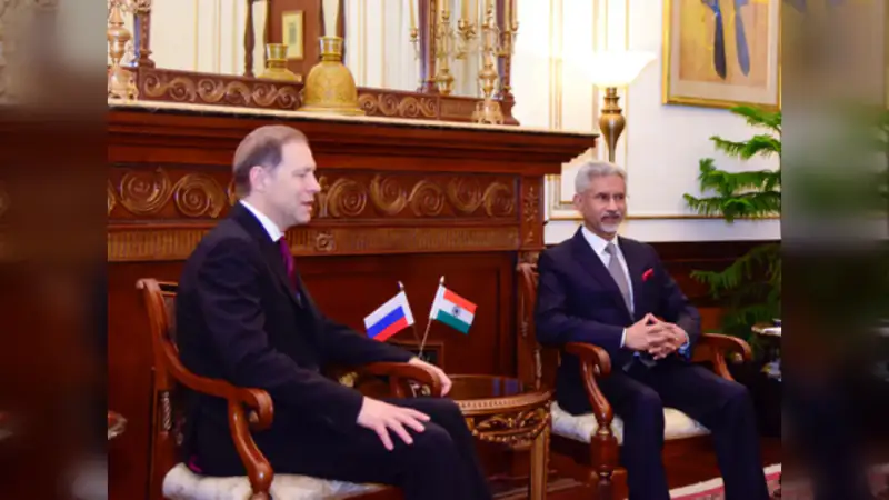 रणनीतिक साझेदारी को धार: जयशंकर और मंटुरोव ने वैश्विक चुनौतियों पर साझा किया दृष्टिकोण