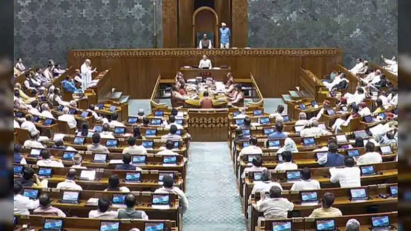 संसद में 'नारी शक्ति' बिल फेल! लोकसभा में गिरा 131वां संविधान संशोधन विधेयक, 2/3 बहुमत से चूकी सरकार