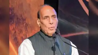 'ऑपरेशन सिंदूर' की पहली वर्षगांठ: राजनाथ सिंह ने सेना के शौर्य को किया नमन, बोले- "आतंकियों के आकाओं के लिए सरहद पार भी जमीन सुरक्षित नहीं!"