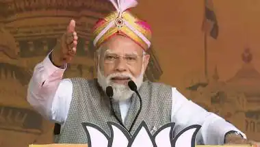बेंगलुरु में पीएम मोदी का 'शंखनाद': "साहस और शक्ति की विरासत ही हमारी ताकत", विपक्ष के अहंकार और गाली-गलौज पर किया तीखा प्रहार