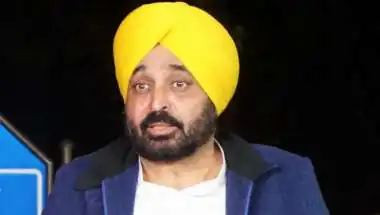 प्राइवेट स्कूलों को टक्कर दे रहे हैं पंजाब के सरकारी स्कूल: स्मार्ट क्लास और डिजिटल लाइब्रेरी से लैस हुए छात्र, सीएम मान का विजन ला रहा रंग