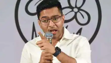 पश्चिम बंगाल: सोनारपुर में TMC सांसद अभिषेक बनर्जी पर हमला, हेलमेट पहनकर बचाई जान
