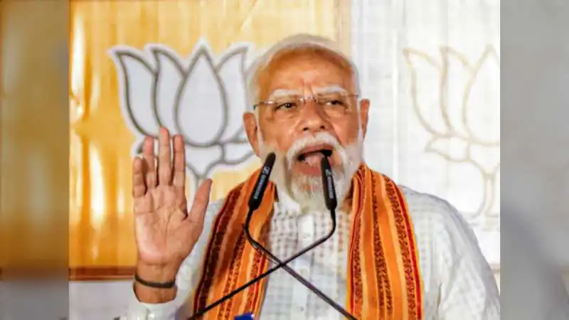 बंगाल में फेल हुआ 'काला जादू', चला पीएम मोदी का 'मैजिक': 19 सभाएं, 2 रोड शो और झालमुड़ी के स्वाद ने बदल दी बंगाल की किस्मत
