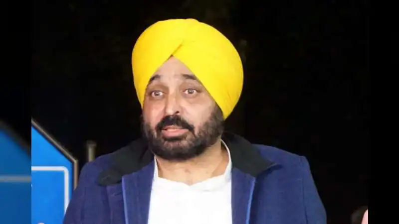 प्राइवेट स्कूलों को टक्कर दे रहे हैं पंजाब के सरकारी स्कूल: स्मार्ट क्लास और डिजिटल लाइब्रेरी से लैस हुए छात्र, सीएम मान का विजन ला रहा रंग