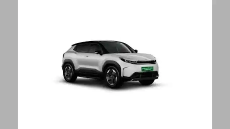 543 Km की धाकड़ रेंज और 7 एयरबैग्स की सुरक्षा! Toyota Ebella EV ने ली बाजार में एंट्री, मारुति से है खास कनेक्शन
