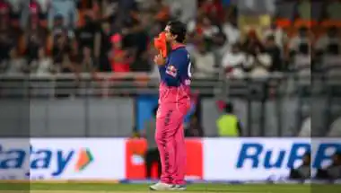 IPL 2026 Awards List: 15 साल के वैभव सूर्यवंशी बने 'मोस्ट वैल्यूएबल प्लेयर', ऑरेंज कैप पर भी कब्जा; रबाडा को मिली पर्पल कैप