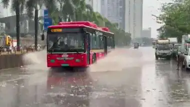 केरल में मॉनसून की दस्तक, दिल्ली-एनसीआर में अचानक बदला मौसम: तेज हवाओं संग झमाझम बारिश और धूल भरी आंधी