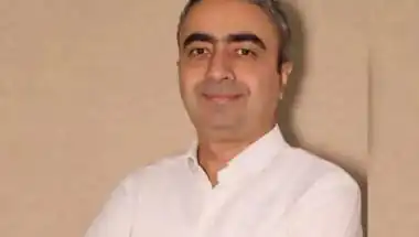 जंतर मंतर प्रदर्शन पर अनुराग ढांडा का मीडिया पर वार: 'राजा के साथ है मीडिया, प्रजा के साथ नहीं'