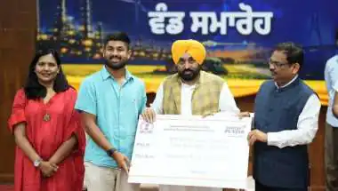 Punjab Startup Revolution: "नौकरी मांगने वाले नहीं, नौकरी देने वाले बनें युवा" 31 स्टार्टअप्स को ₹1.07 करोड़ की सीड ग्रांट बांटकर बोले CM मान