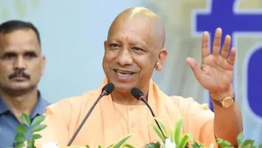 योगी आदित्यनाथ ने विकास परियोजनाओं की समीक्षा की, फायर सेफ्टी से लेकर एक्सप्रेसवे तक दिए अहम निर्देश