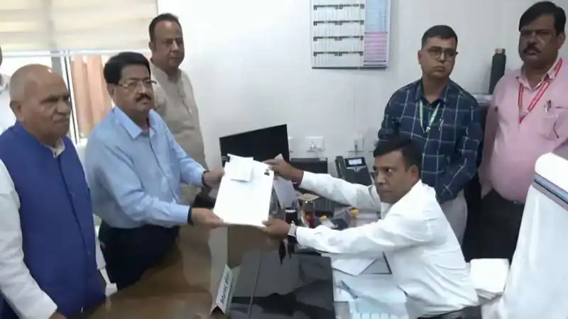 झारखंड राज्यसभा चुनाव: परिमल नथवाणी के नामांकन पर सस्पेंस खत्म, मुकाबला त्रिकोणीय