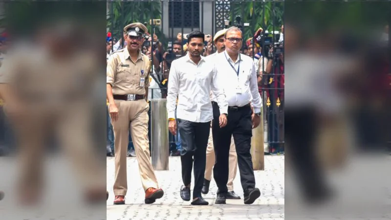 Signature Mismatch Case: 8 घंटे से ज्यादा पूछताछ के बाद CID दफ्तर से निकले अभिषेक बनर्जी, कुणाल घोष से भी हुई पूछताछ