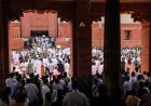 Parliament Monsoon Session: संसद में पोस्टर वॉर, राहुल गांधी के प्रदर्शन और पेपर लीक पर NDA-विपक्ष आमने-सामने