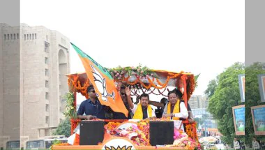 UP BJP Meeting: राष्ट्रीय अध्यक्ष बनने के बाद पहली बार लखनऊ पहुंचे नितिन नवीन, मिशन-2027 पर नेताओं के साथ मंथन