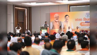 2027 चुनाव का शंखनाद! BJP नेताओं से बोले नितिन नवीन- 'जाति नहीं, नेशन फर्स्ट' के साथ जनता के बीच जाएं